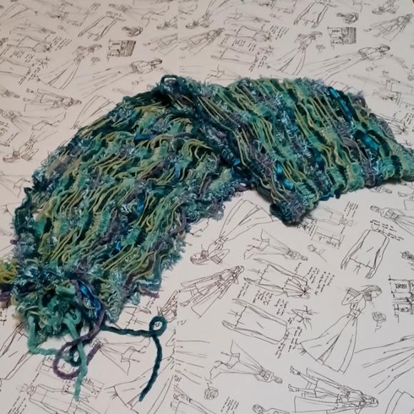 Scarf - Picture 1 of 3